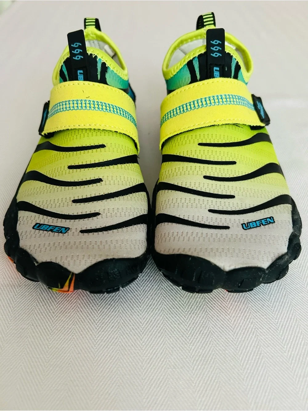 UBFEN Big Kids Water Shoes Aqua Socks Barefoot Beach Sports Swim Pool Quick Dry